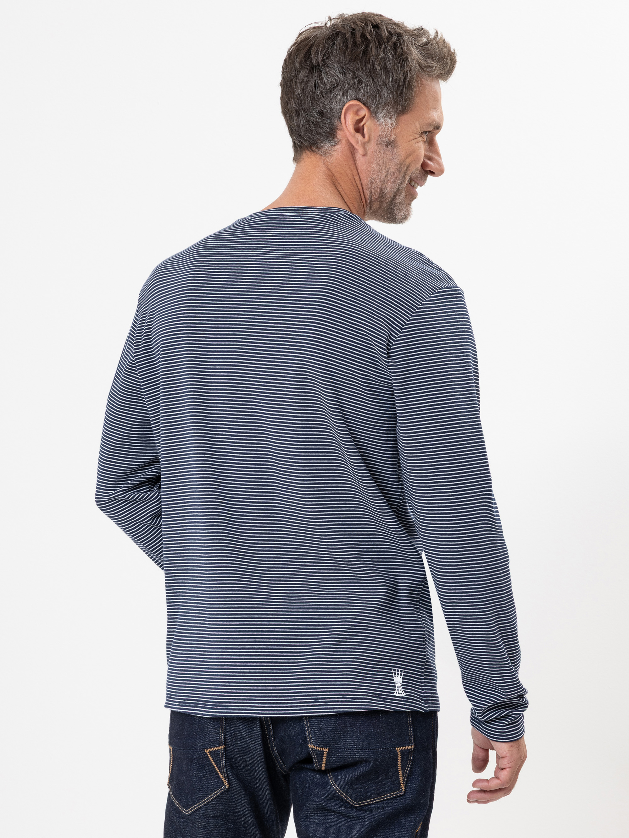 Modell  B-Long Longsleeve