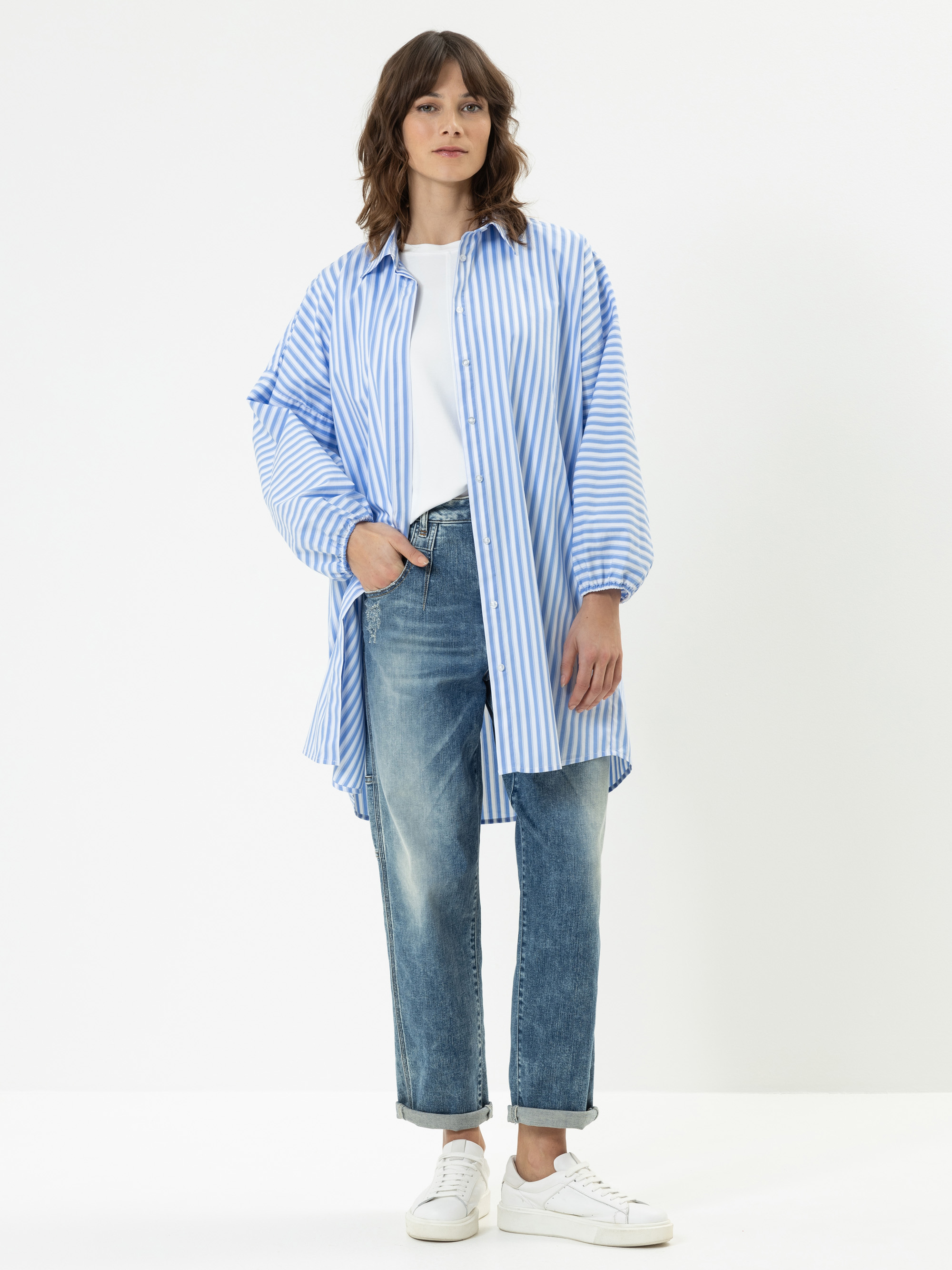 Modell Tamella Blusenkleid mit Streifen