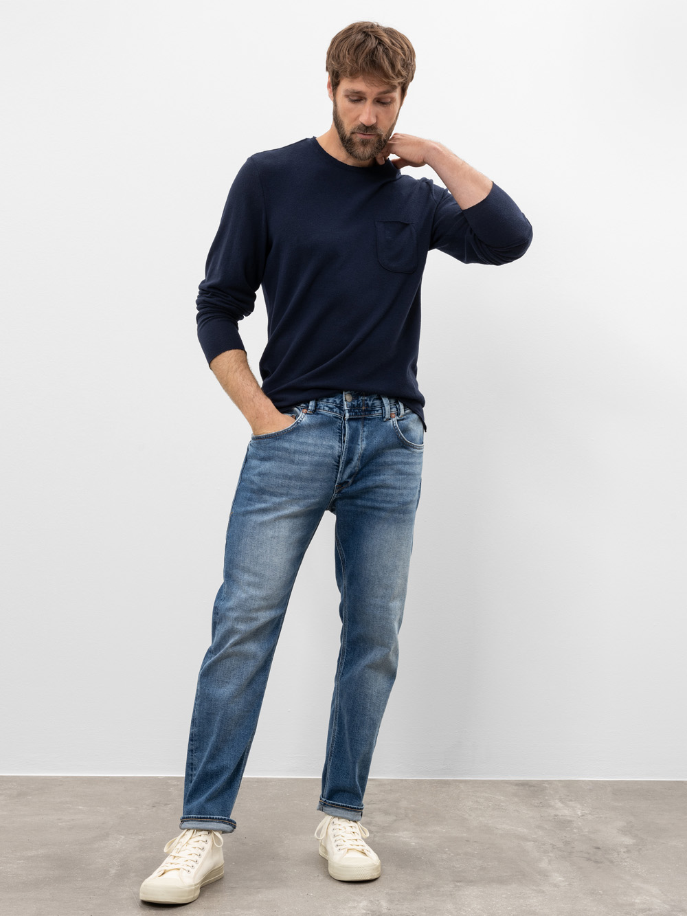 Modell Tucker Straight Jeans aus Reused Denim