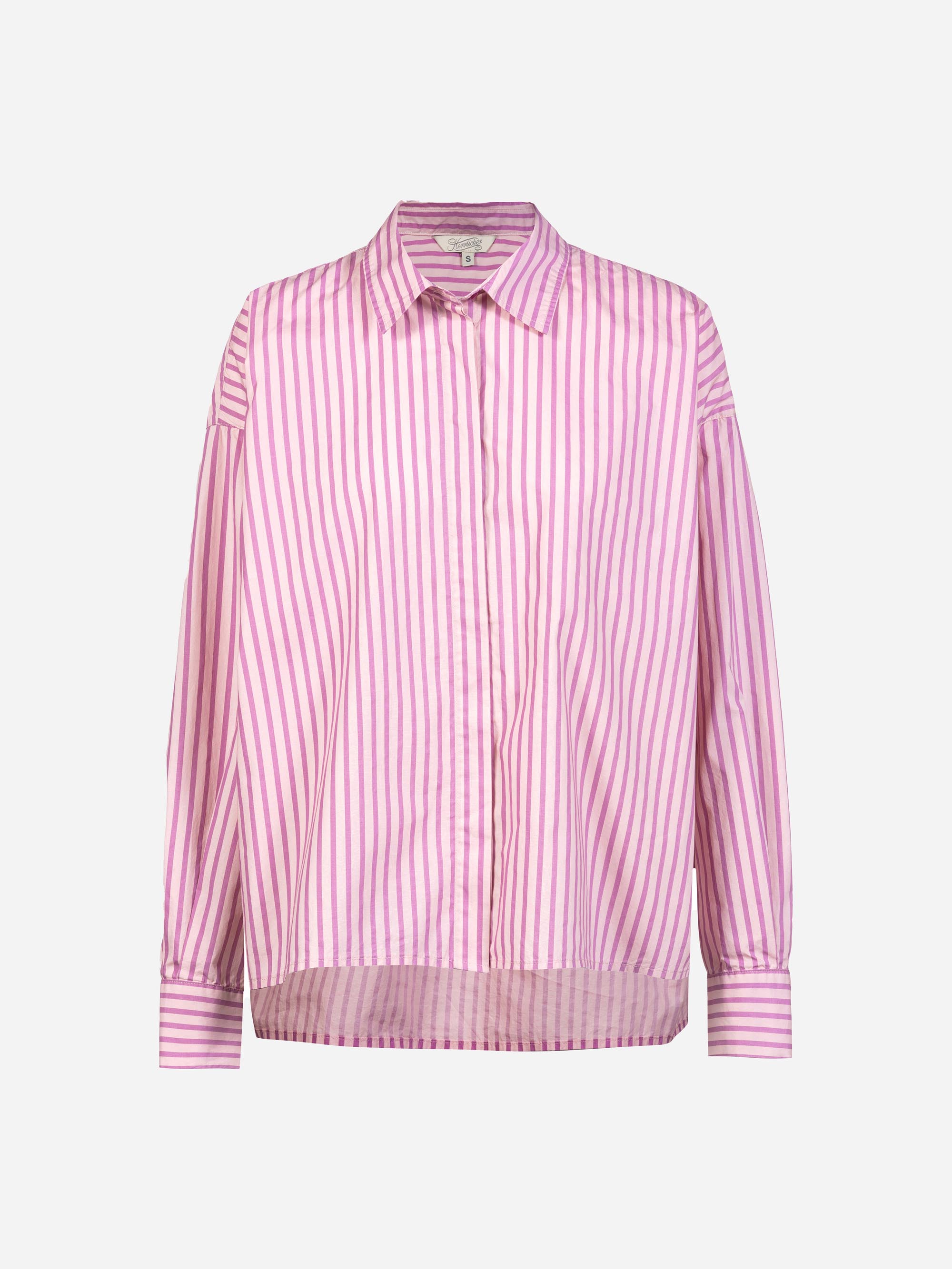 Modell Eva Lina Hemdbluse