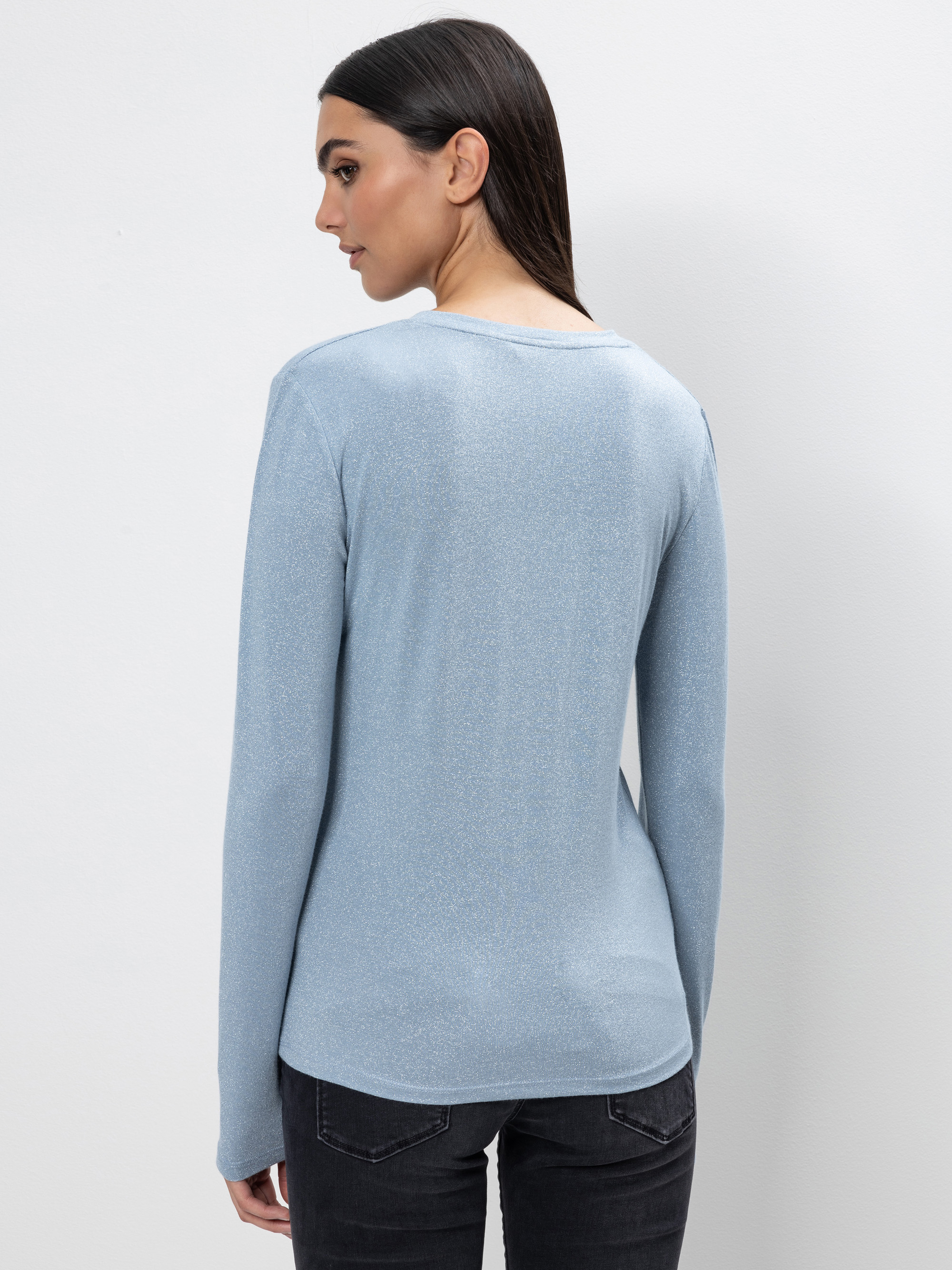 Modell Manolja Glitzer Shirt