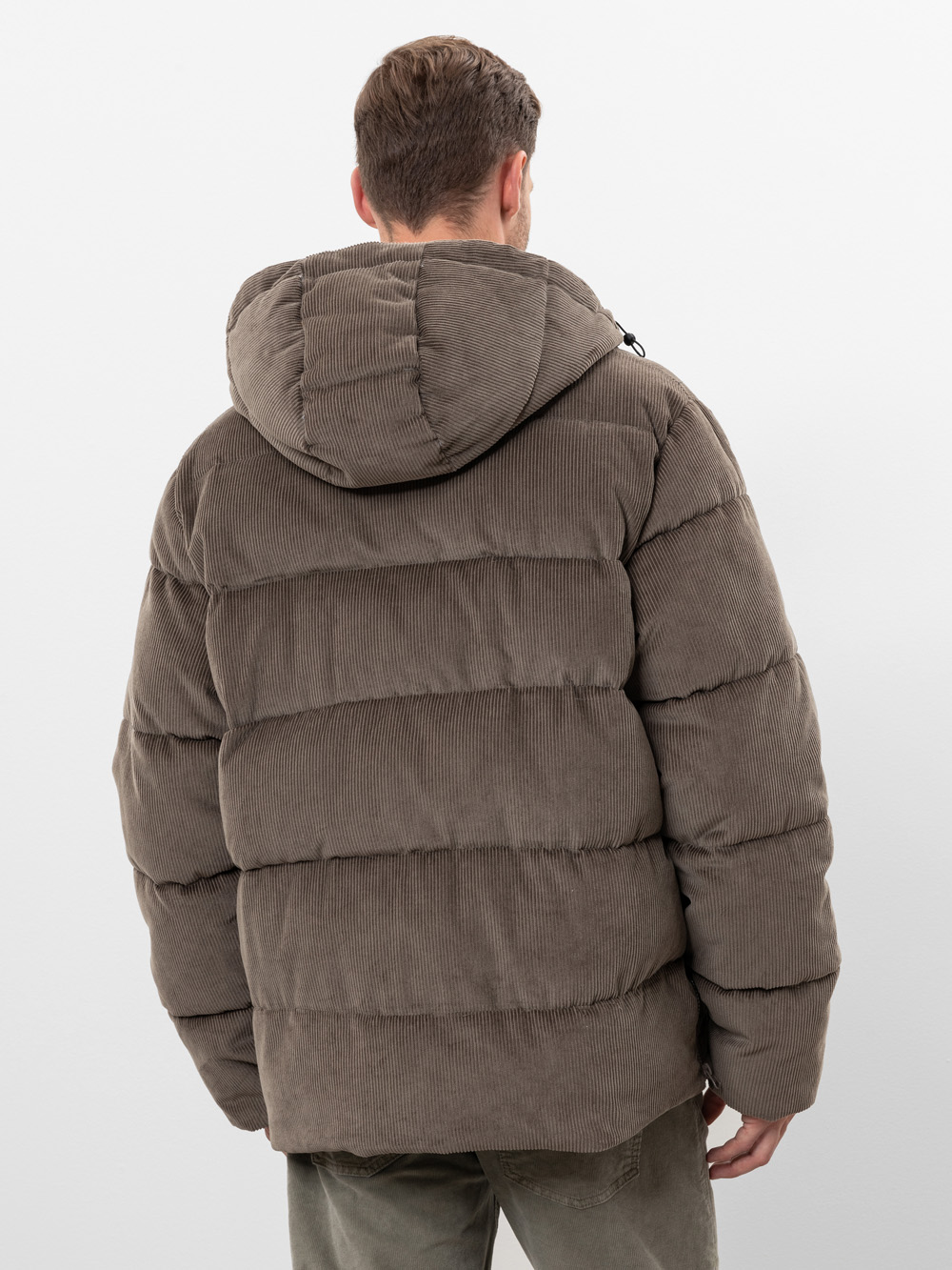Modell  Lutzifer Steppjacke aus Cord