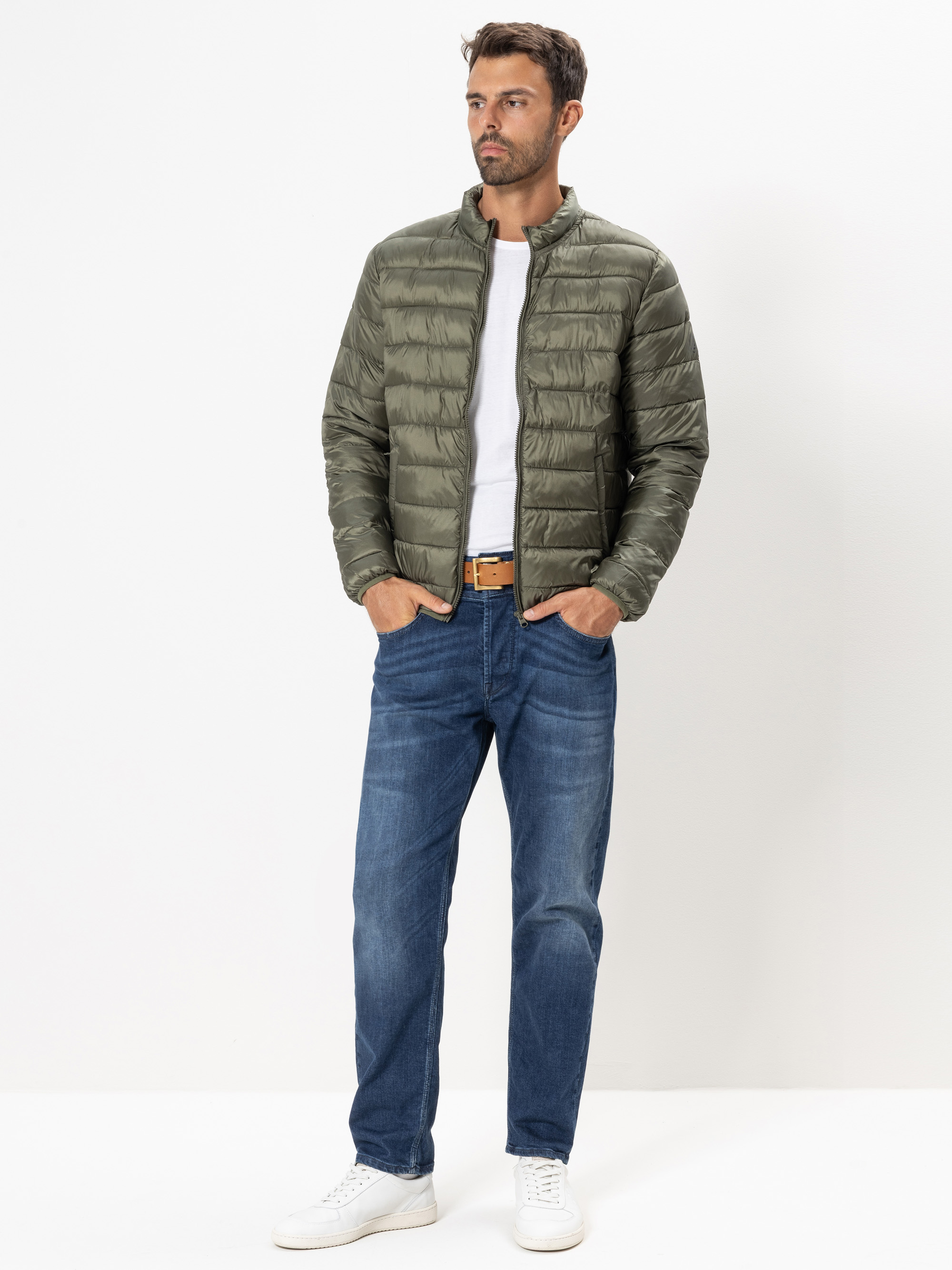 Modell Tucker Straight Jeans aus Bio-Baumwolle