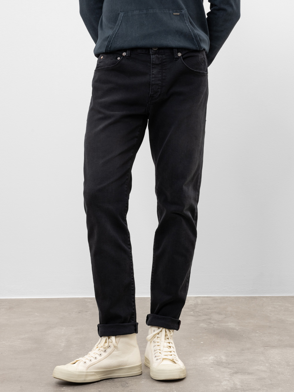 Modell Tyler Tapered Jeans aus Bio-Baumwolle