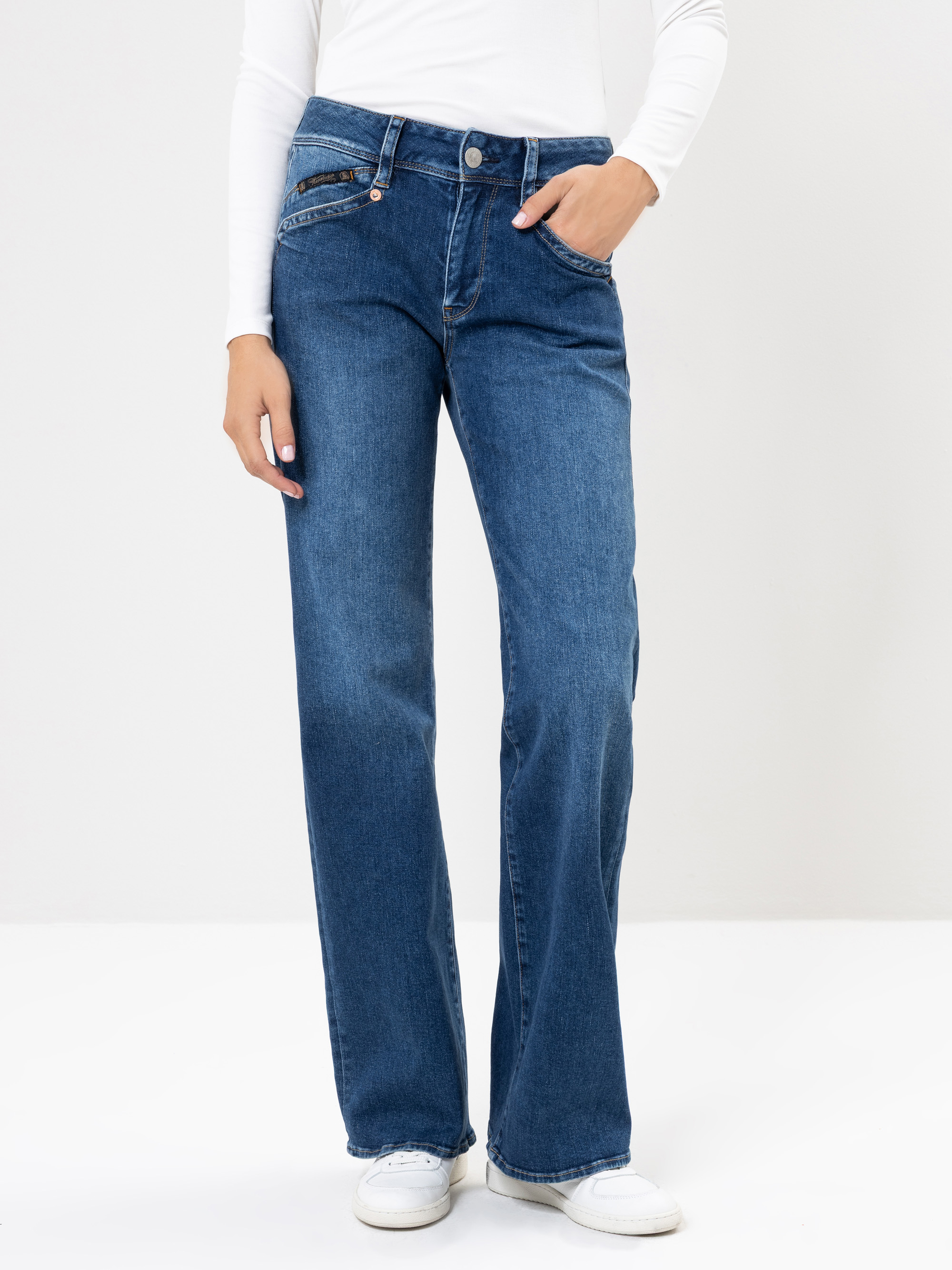 Modell Prime New Straight Jeans mit Cashmere Touch