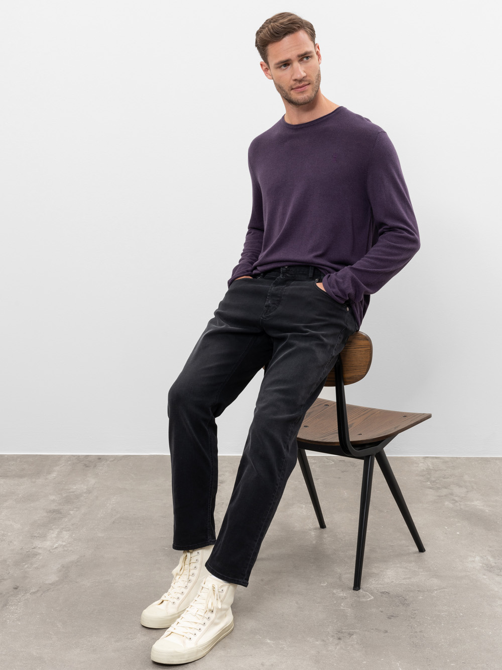 Modell Til Feinstrickpullover aus Tencel und Bio-Baumwolle