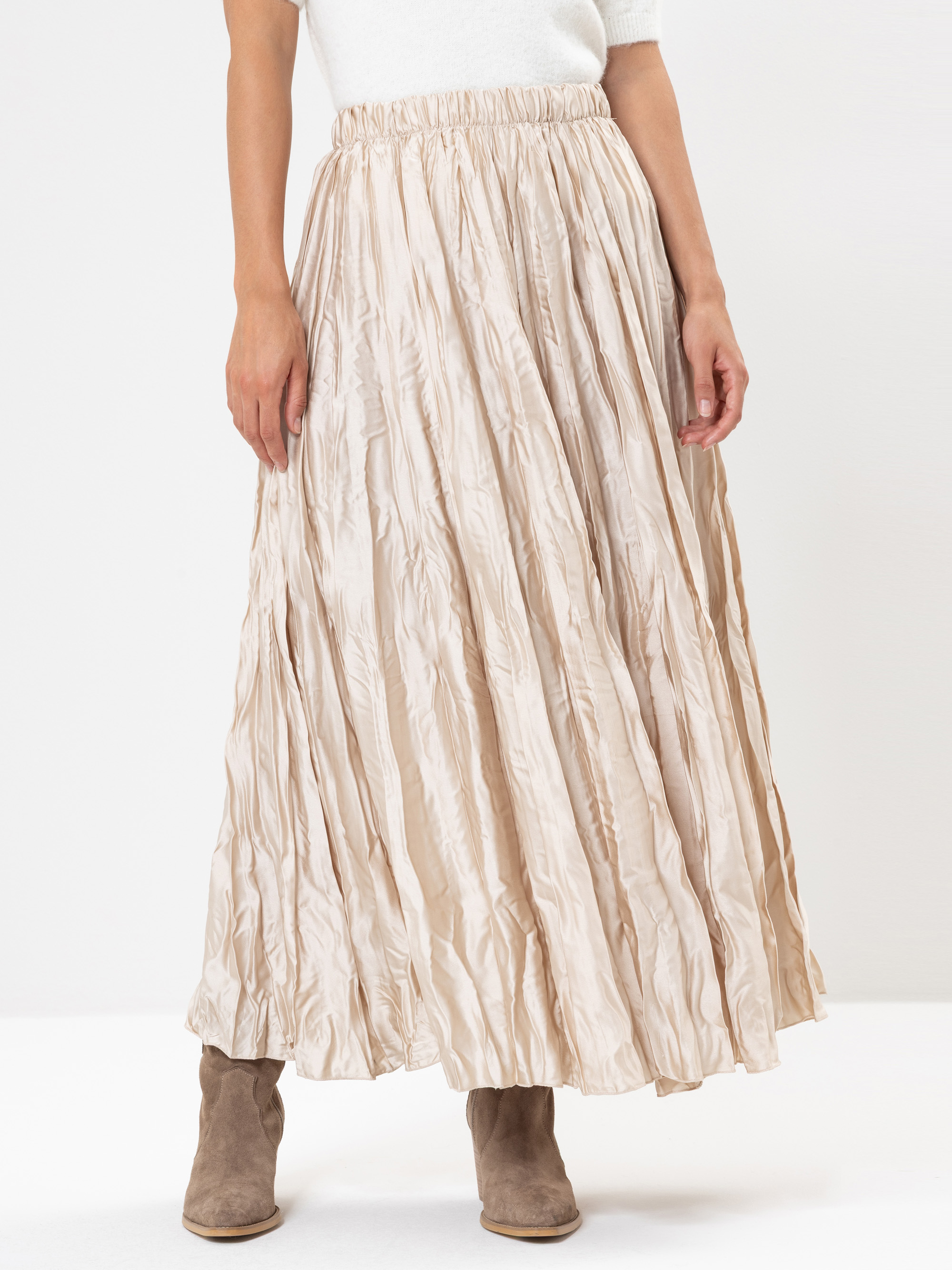 Modell Emira Rock mit Crinkle Effekt