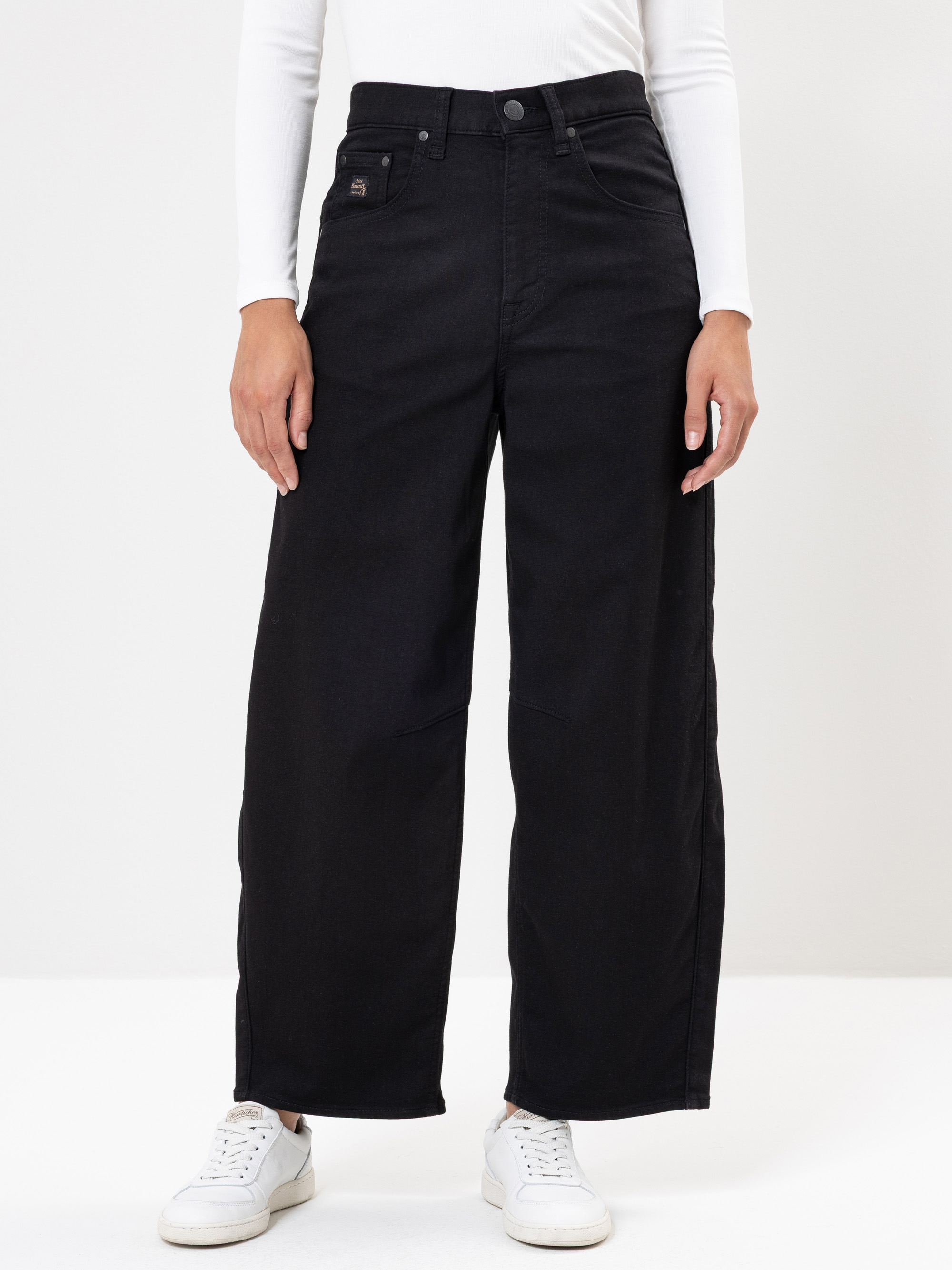 Modell Barrow Jeans aus Sweat Denim