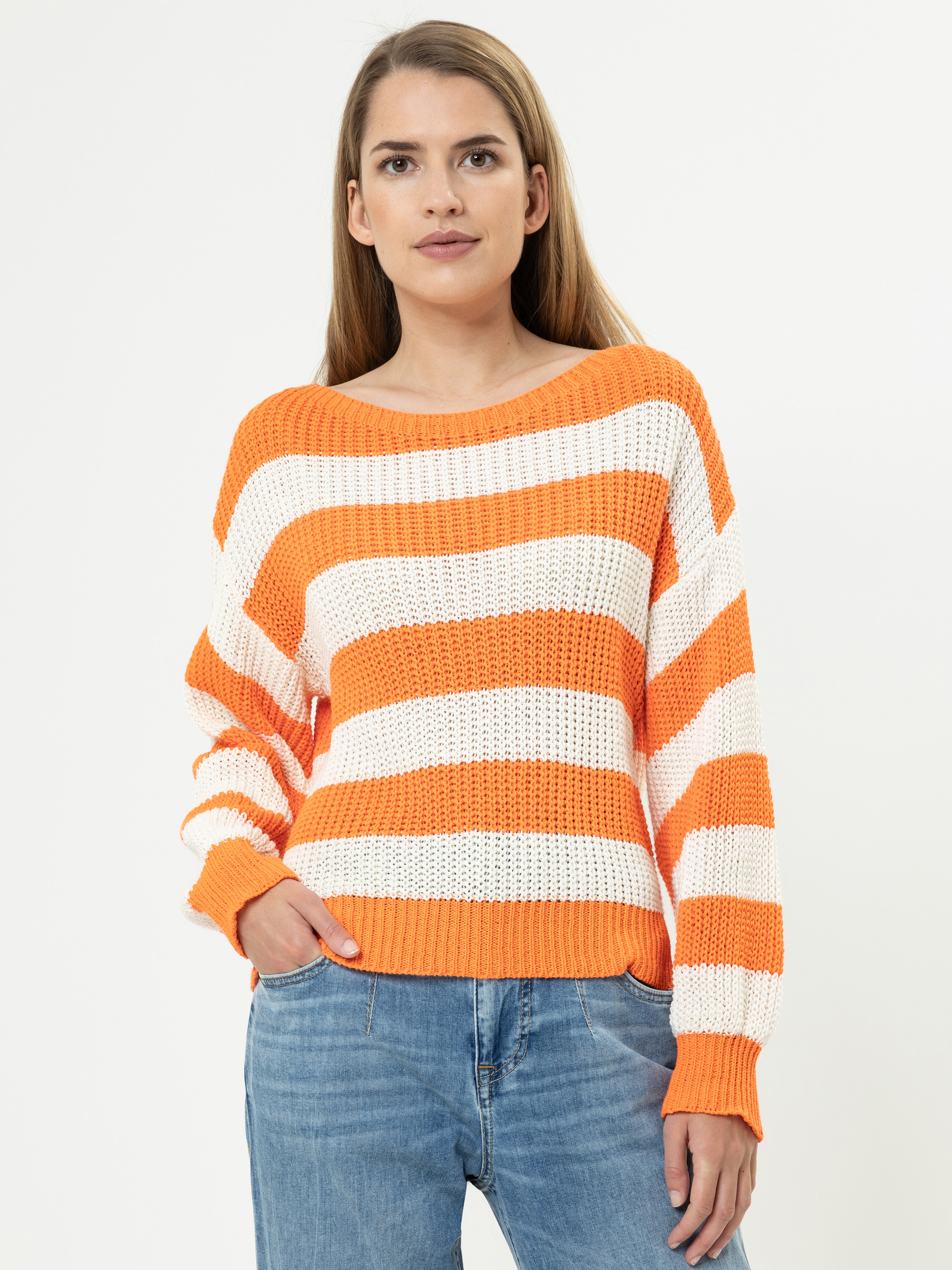 Modell Louise Grobstrick Pullover