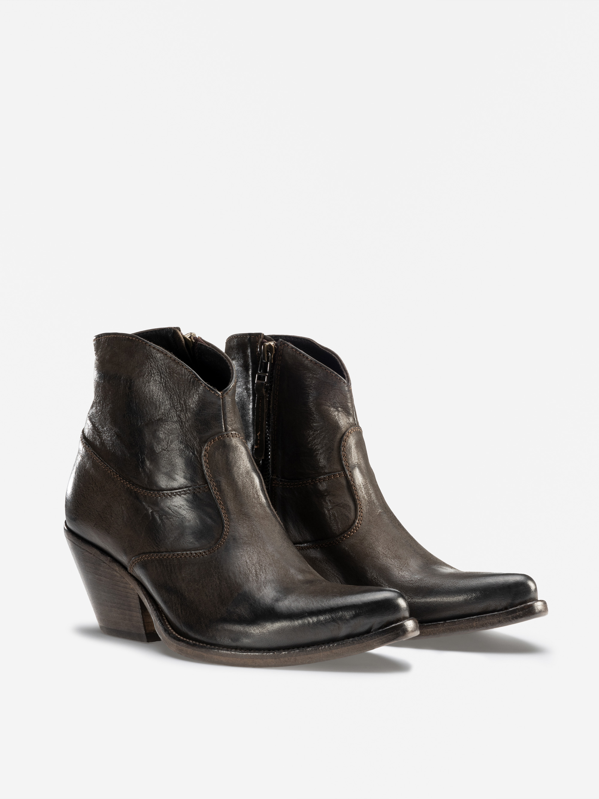 Modell THE WILD LOW Boots