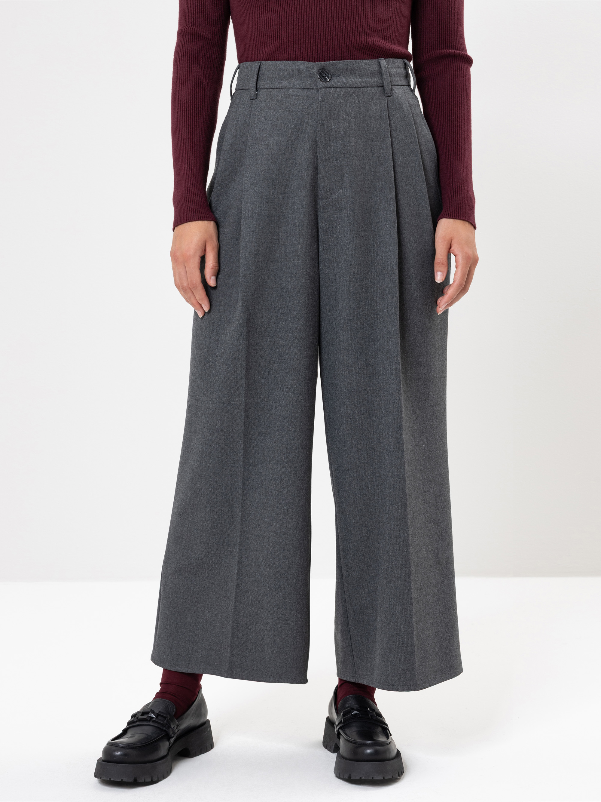 Modell Narzissa Bundfaltenhose