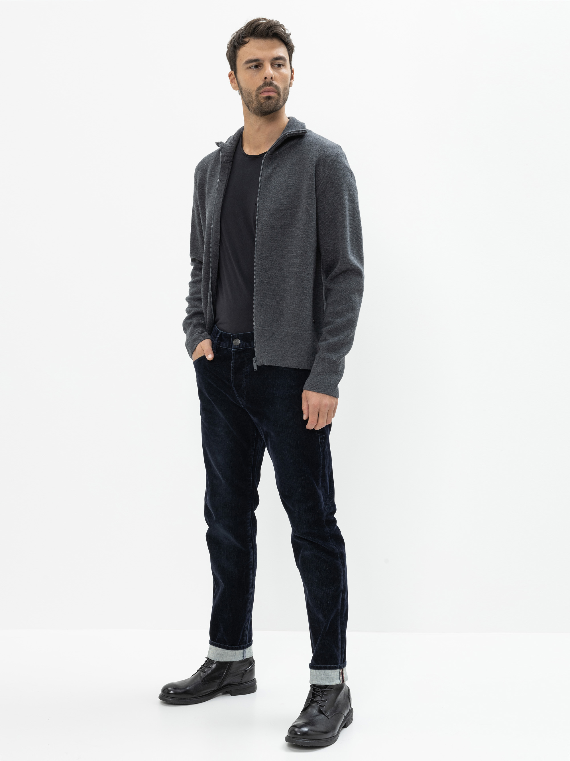 Modell Jonathan Merino Mix Strickjacke