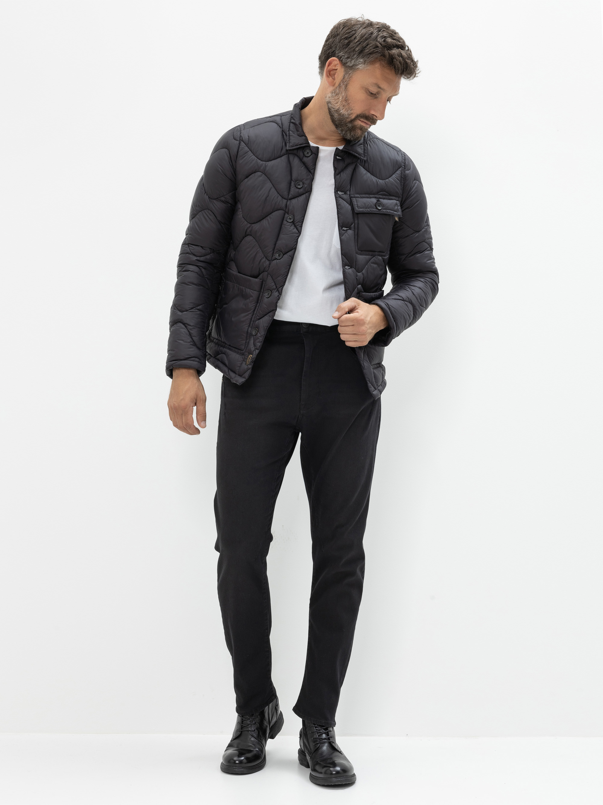 Modell Camper Jeans aus Reused Denim