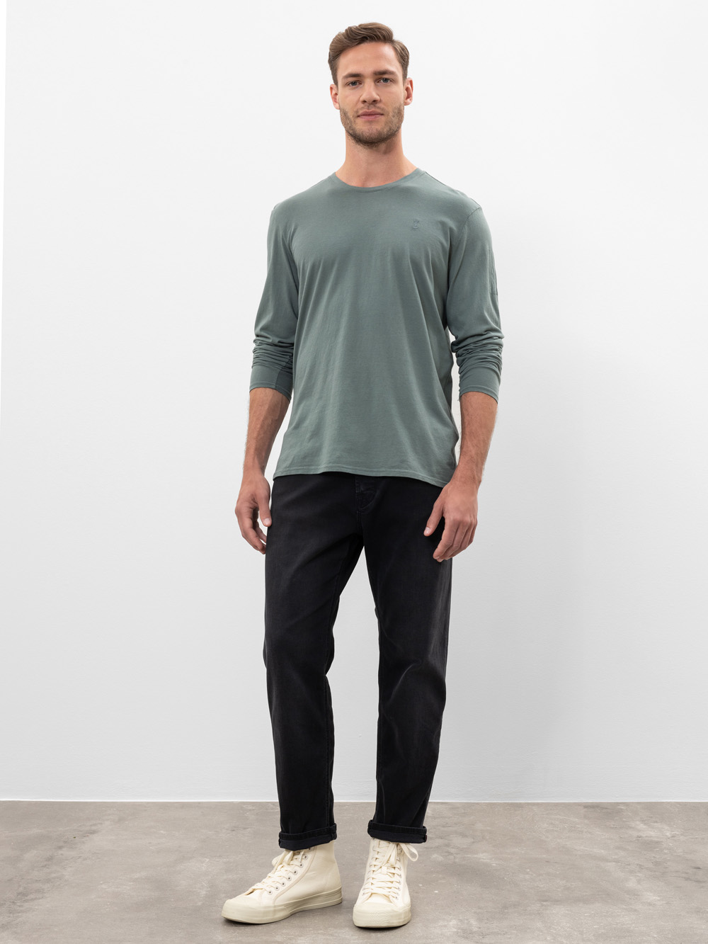 Modell B-Long Longsleeve aus Baumwolle