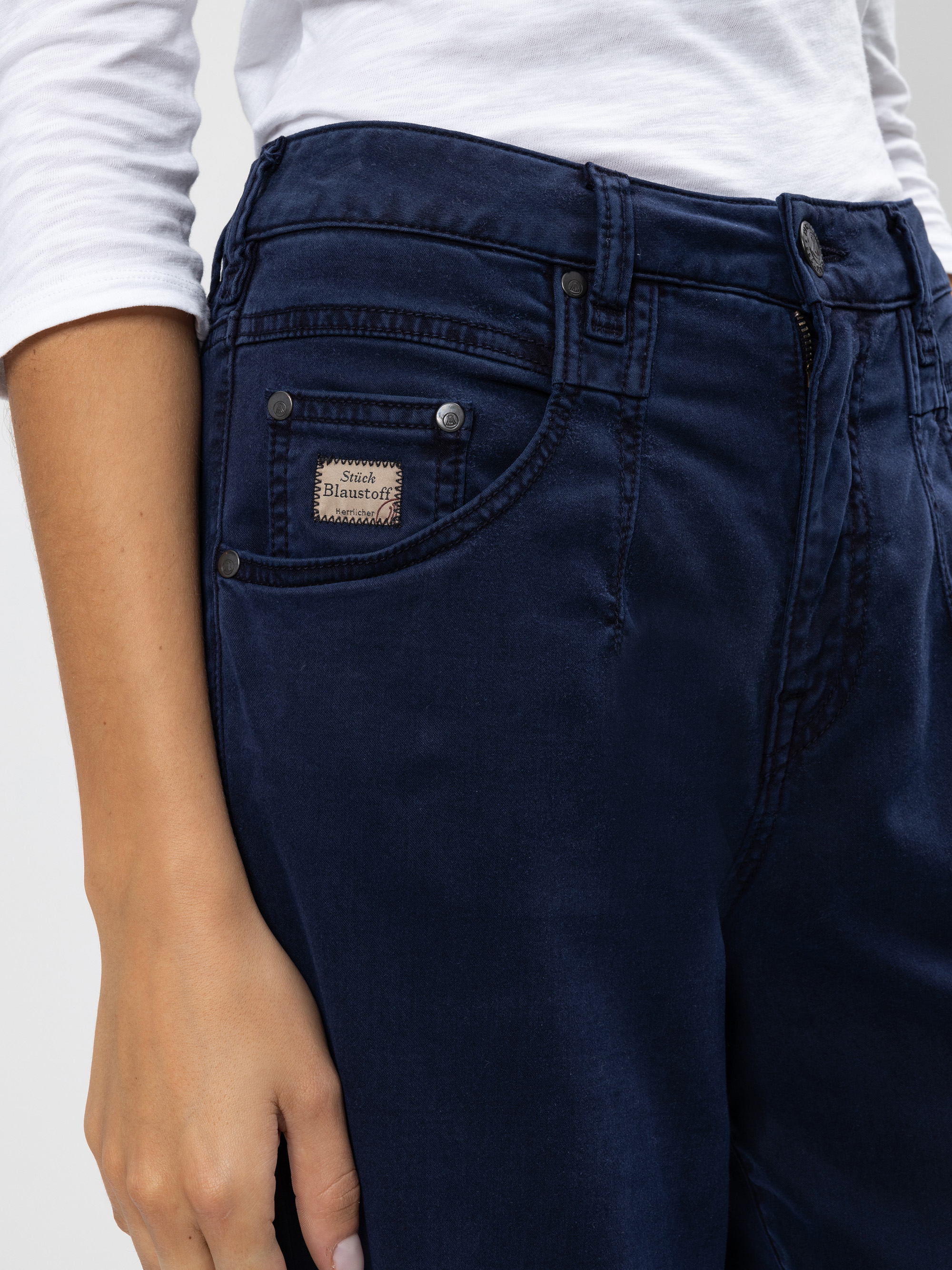 Modell Brooke Hose aus Tencel Qualität