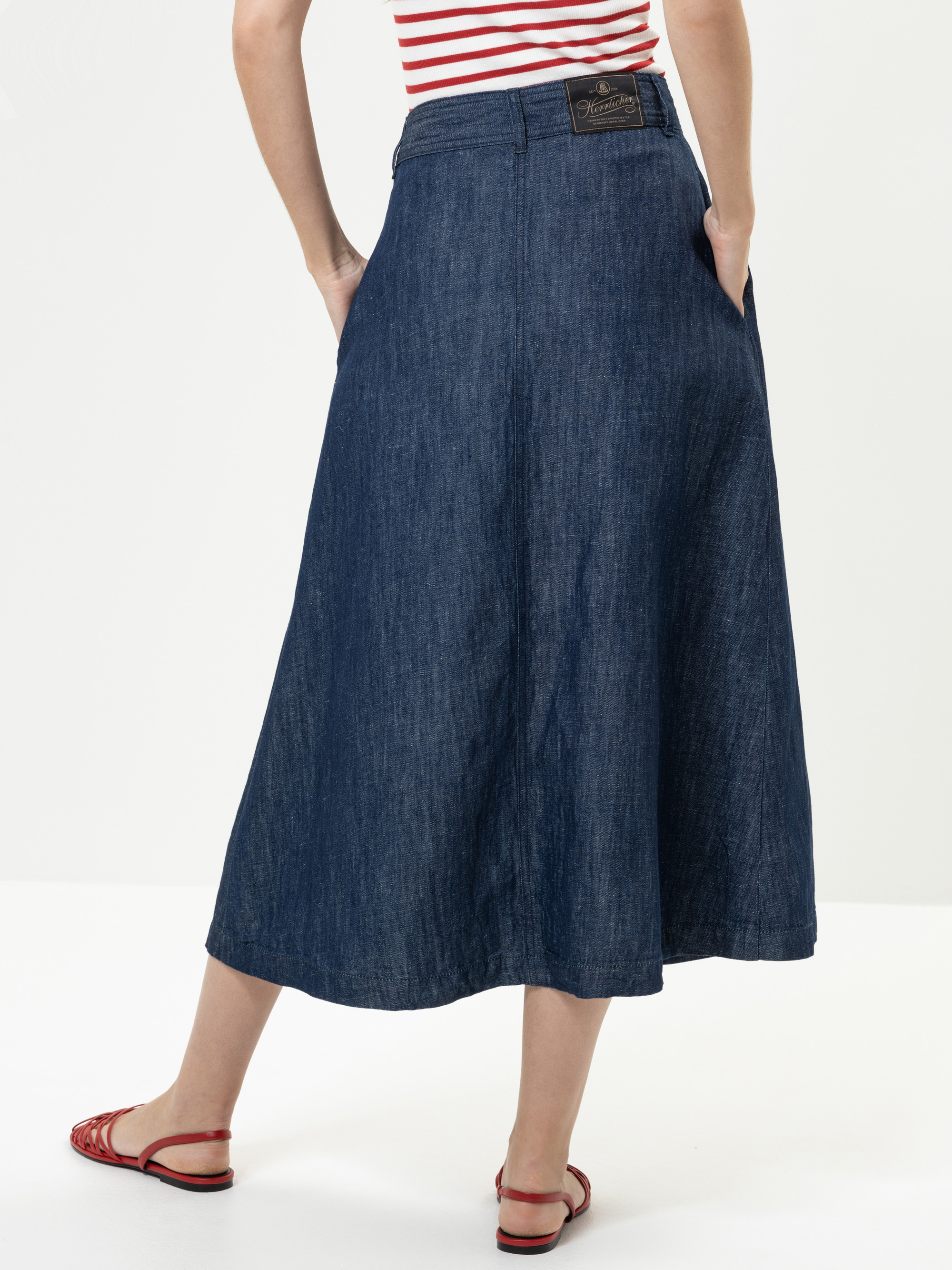 Modell Peony Button Down Jeansrock mit Leinen