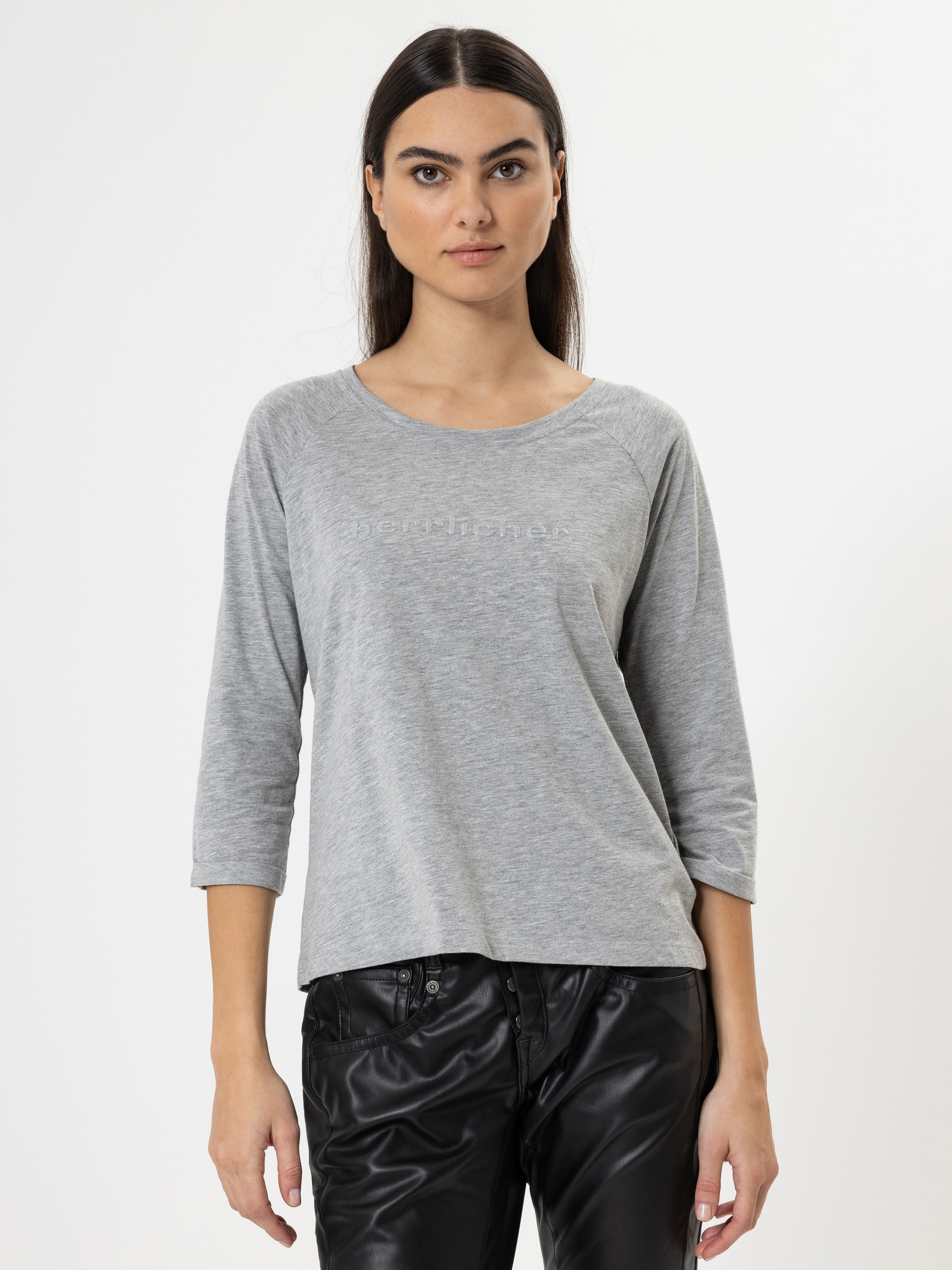 Modell Angelika Jersey Shirt aus Bio-Baumwolle